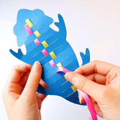 Paper Reptile Weaving Bookmark - Weaving Process